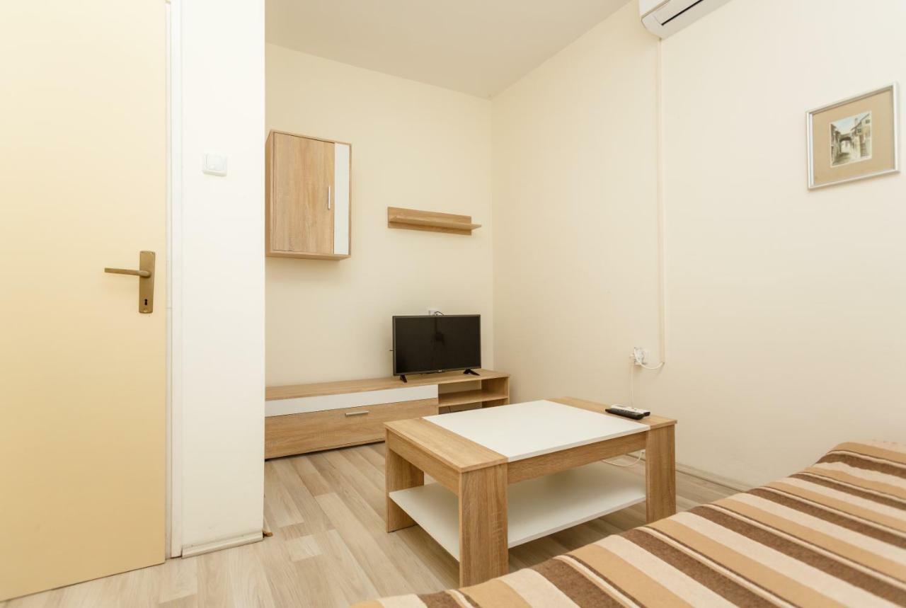 Apartman Jezevac Krk Town Buitenkant foto