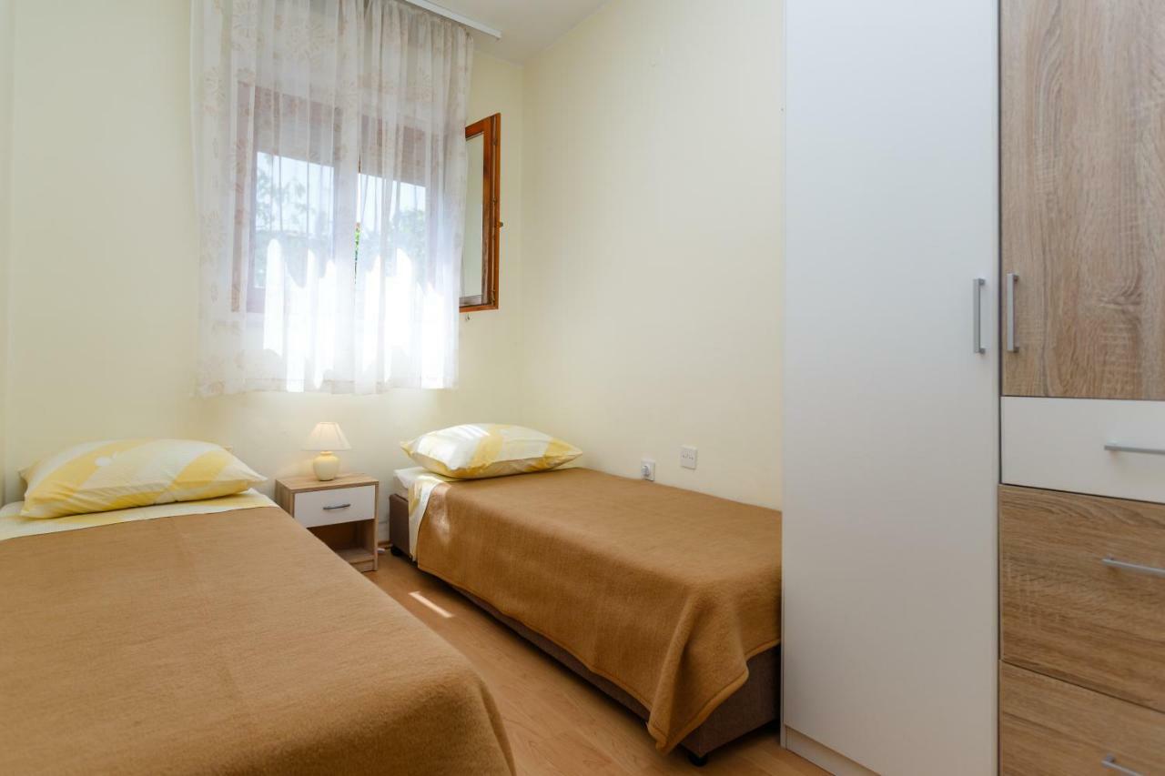 Apartman Jezevac Krk Town Buitenkant foto
