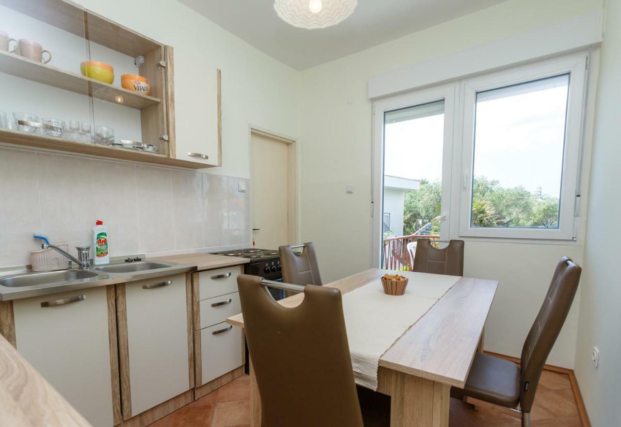 Apartman Jezevac Krk Town Buitenkant foto
