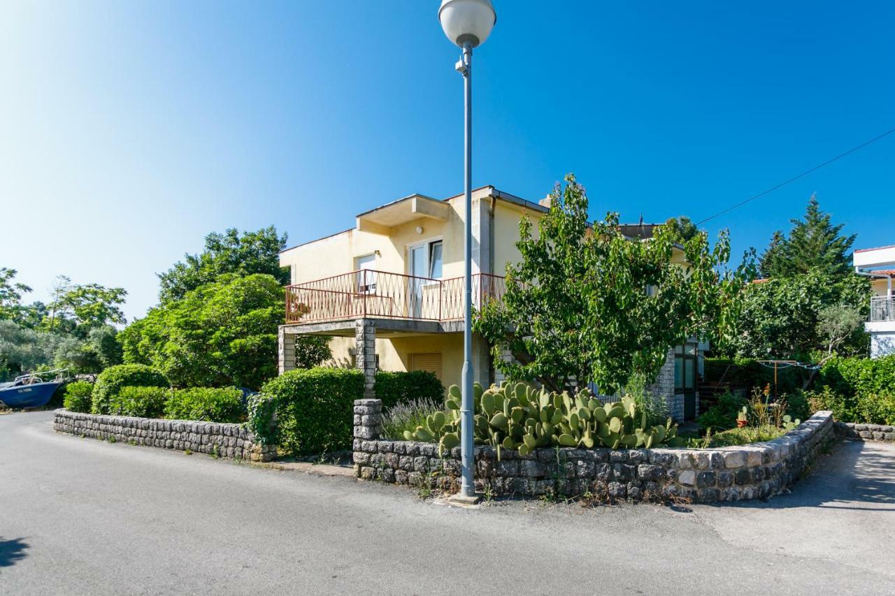 Apartman Jezevac Krk Town Buitenkant foto