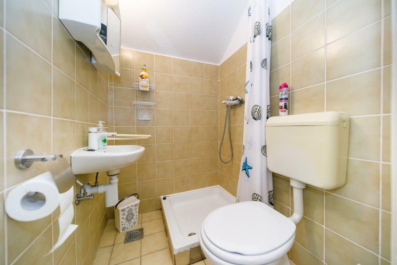 Apartman Jezevac Krk Town Buitenkant foto